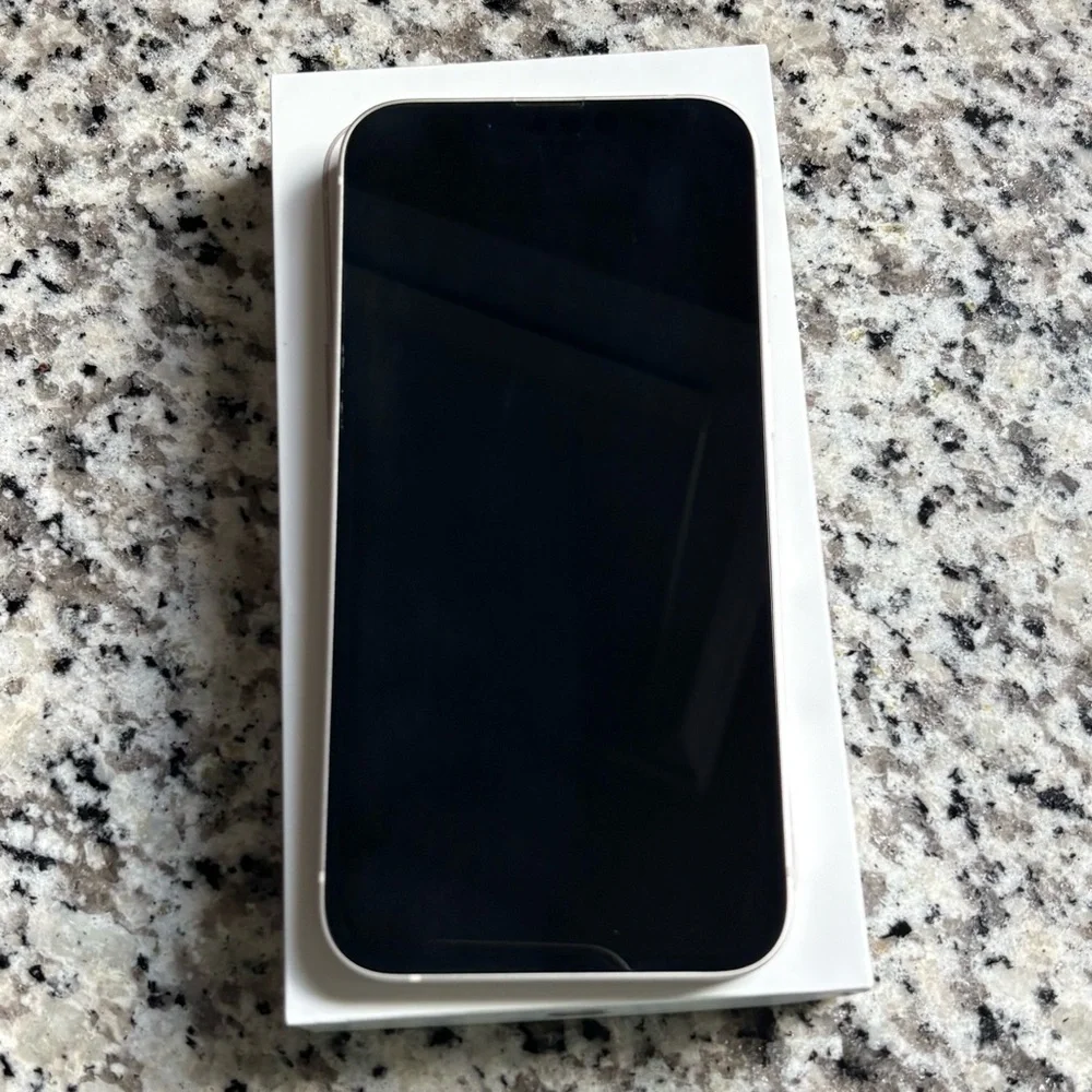 AT&T iPhone 13 Starlight 128GB